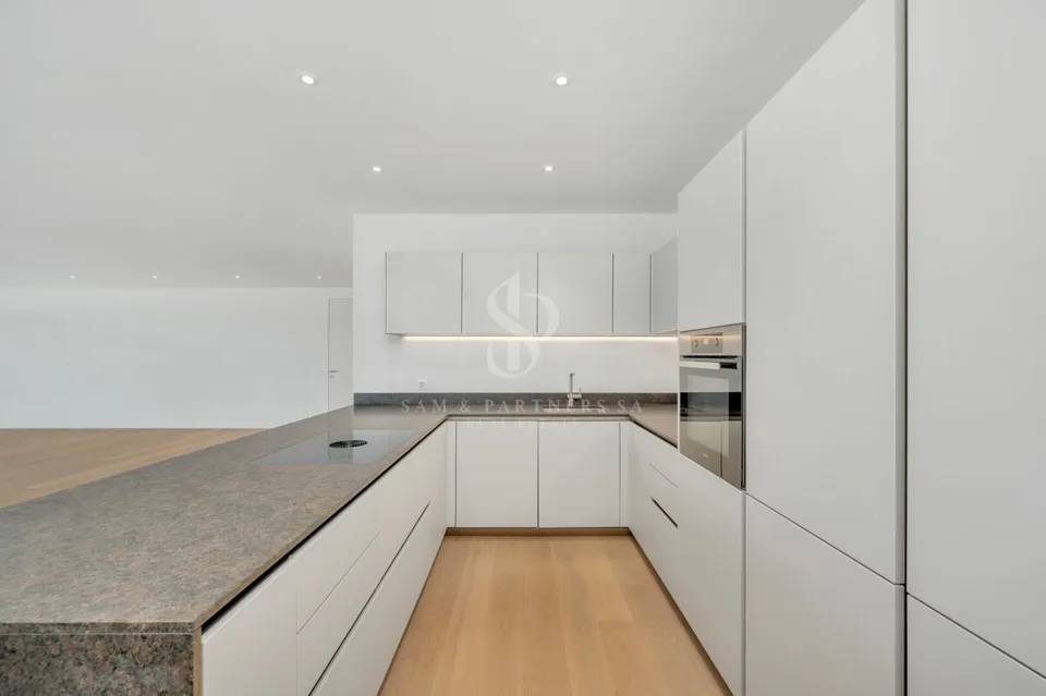 Moderne Villa mit Pool – Foto 8 von 16