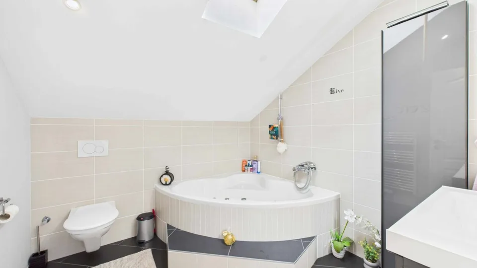 5.5-Zimmer-Maisonettewohnung auf drei Etagen in Agarn – Foto 11 von 11