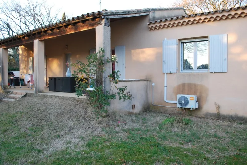 Casa circondata da un giardino a GRIGNAN (26)