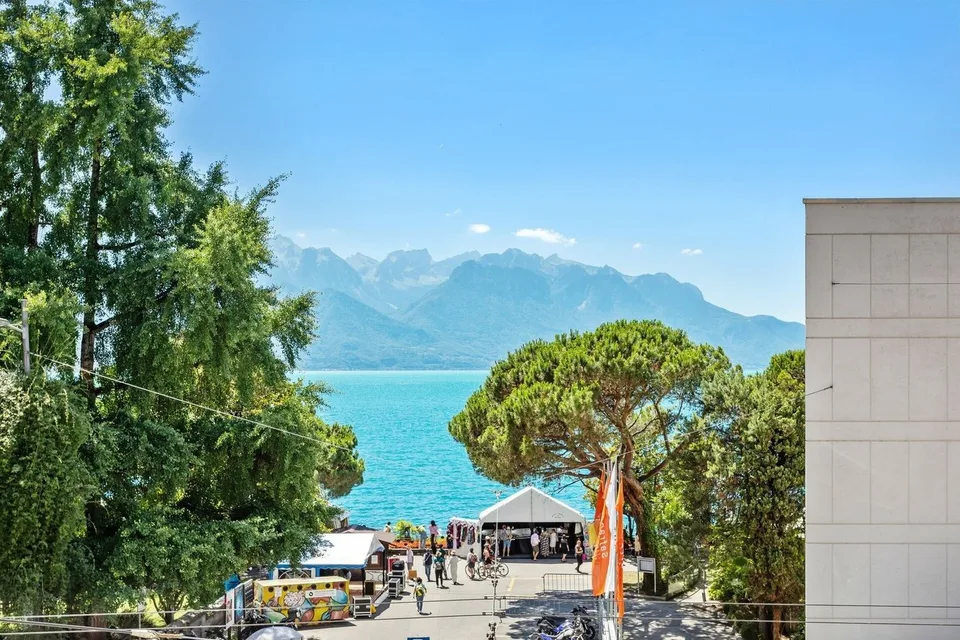 Nel cuore del centro città e a due passi dalla riva del lago, con vista lago – foto 7 di 13