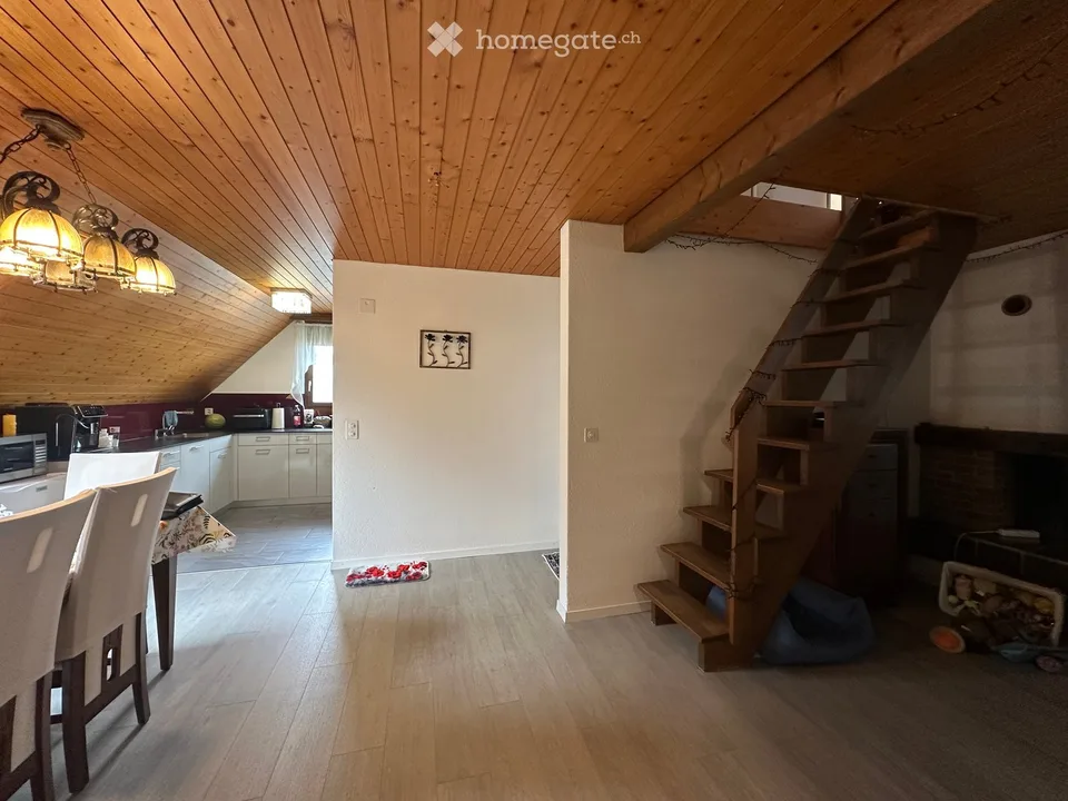 Incantevole appartamento maisonette 3.5 locali a Othmarsingen – disponibile immediatamente!