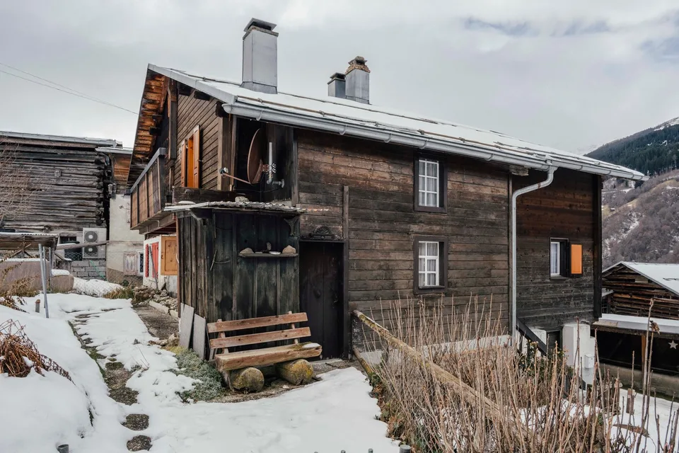 Semi-détachée de 4,5 pièces dans un village de montagne idyllique