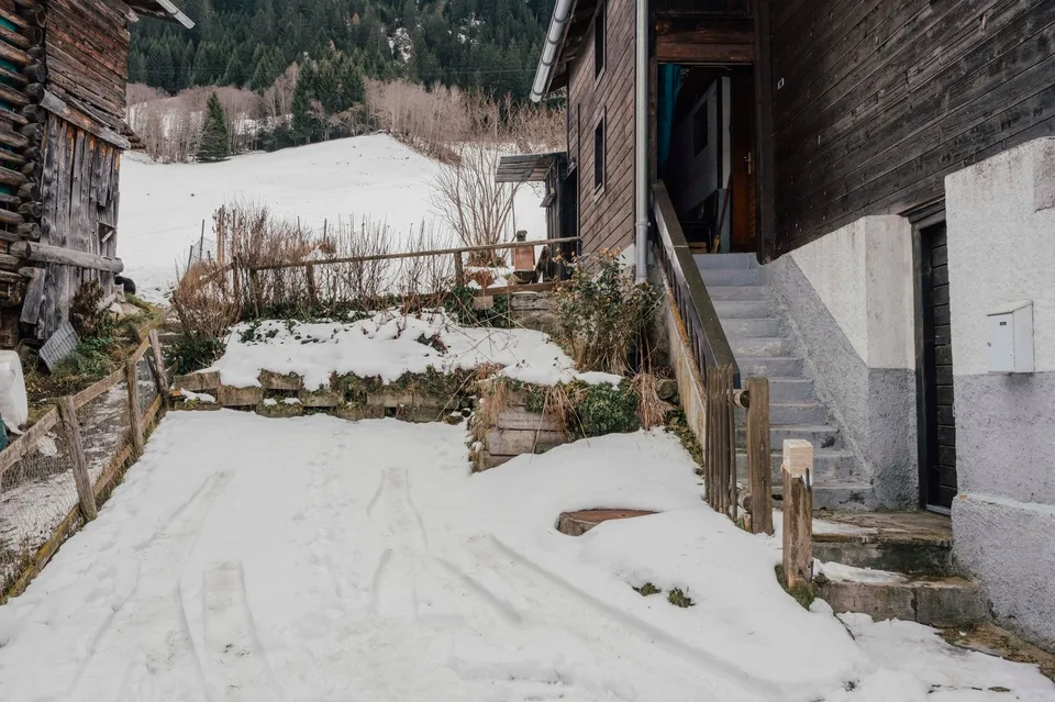 Semi-détachée de 4,5 pièces dans un village de montagne idyllique