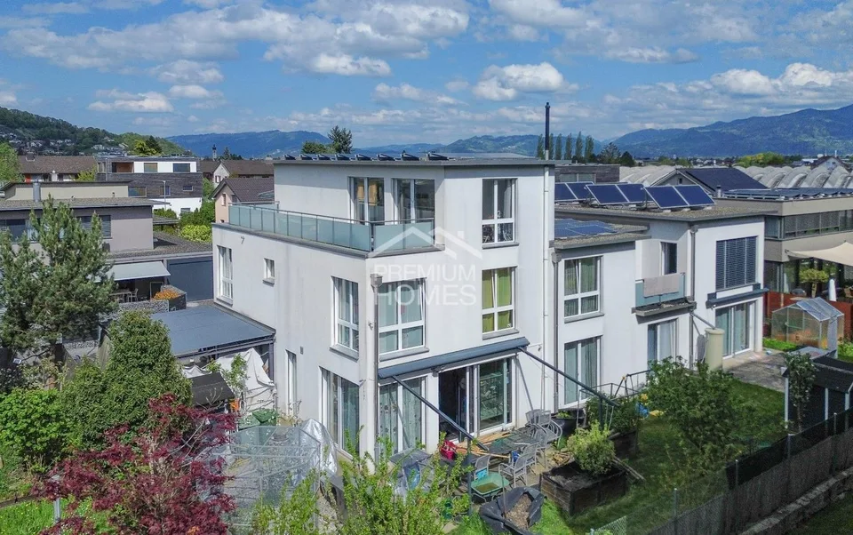 Exklusives Wohnen mit Photovoltaik und E-Mobilität