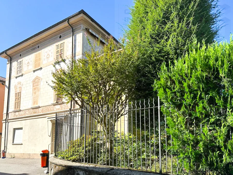 STORICA VILLA CON GIARDINO E GARAGE