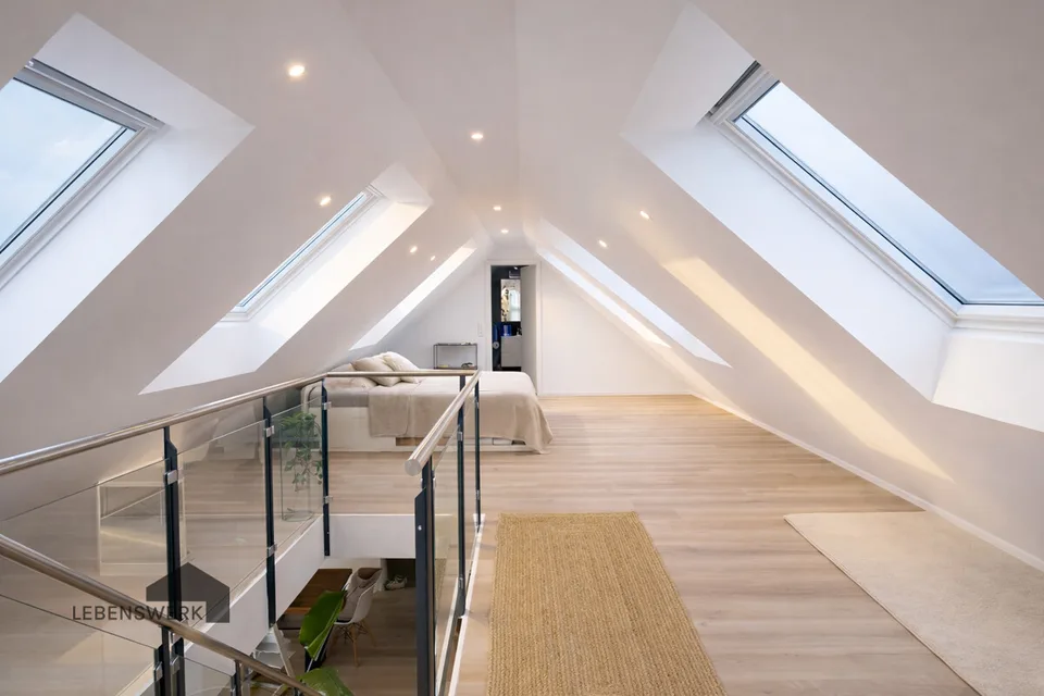 Zum Tausch: Moderne 5.5-Zimmer-Dachmaisonette im Herzen von Tägerwil