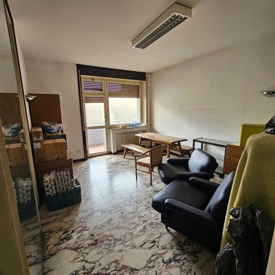Wohnung 3.5 Zimmer mit Balkon und Parkplatz in Varese