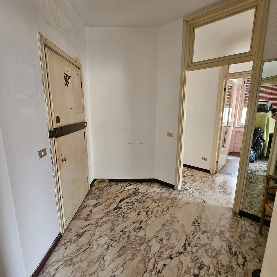Wohnung 3.5 Zimmer mit Balkon und Parkplatz in Varese