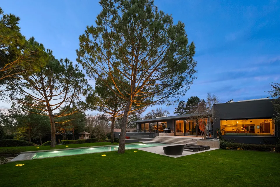 Exceptional Contemporary Property with Indoor and Outdoor Swimming Pools