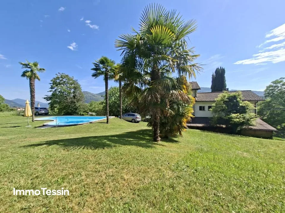 GELEGENHEIT: Einmaliges Anwesen auf über 15000 m² Land in absoluter ruhe mit Pool und atemberaubender Weitsicht ins Tessiner Malcantone