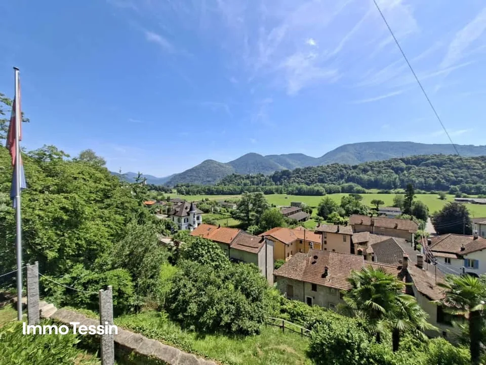 GELEGENHEIT: Einmaliges Anwesen auf über 15000 m² Land in absoluter ruhe mit Pool und atemberaubender Weitsicht ins Tessiner Malcantone