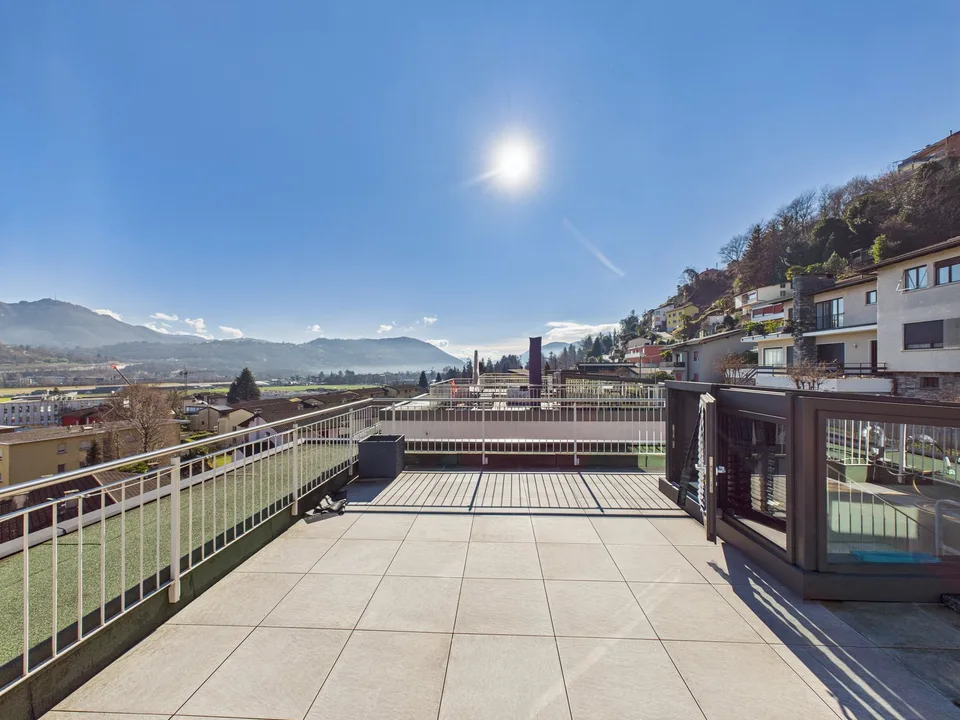 MERAVIGLIOSA CASA CONTIGUA CON GIARDINO E ROOFTOP-MÖGLICH ALS ZWEITWOHNSITZ – Foto 24 von 30