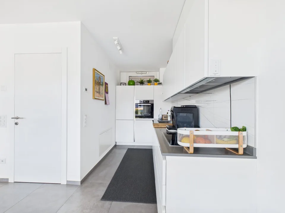MERAVIGLIOSA CASA CONTIGUA CON GIARDINO E ROOFTOP-MÖGLICH ALS ZWEITWOHNSITZ – Foto 8 von 30