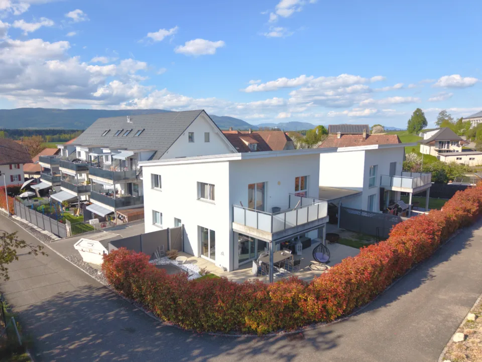 Grosszügiges Einfamilienhaus mit Garten, Balkon und hochwertiger Ausstattung