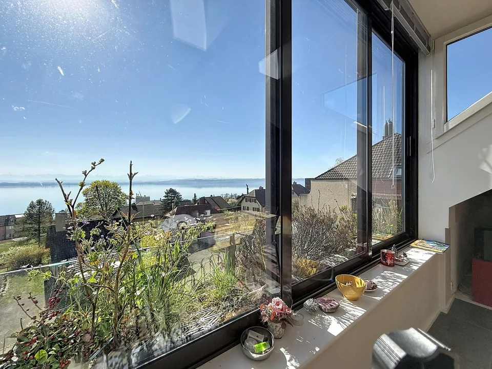 Duplex con vista panoramica sul lago e le Alpi – Gorgier
