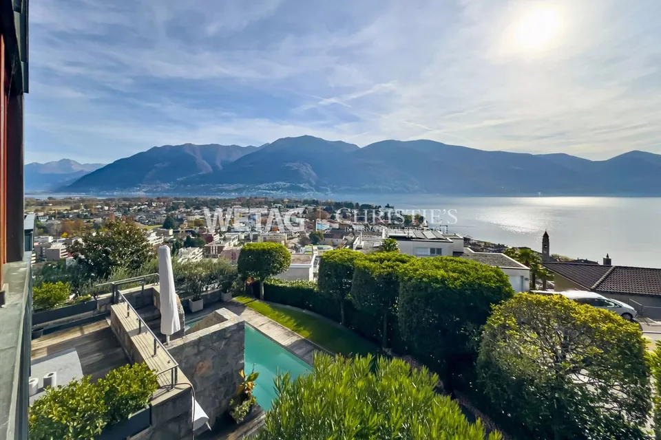 Exklusive, zeitgenössische Villa in privilegierter Lage mit herrlichem Seeblick in Ascona zu verkaufen