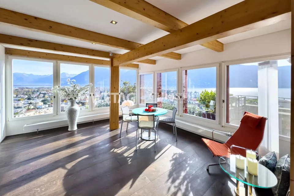 Villa esclusiva e contemporanea in posizione privilegiata con vista meravigliosa sul lago ad Ascona in vendita