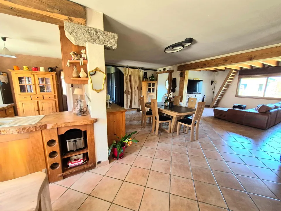 Casa calda e autentica di 132 m2 su un terreno di 1 200 m2