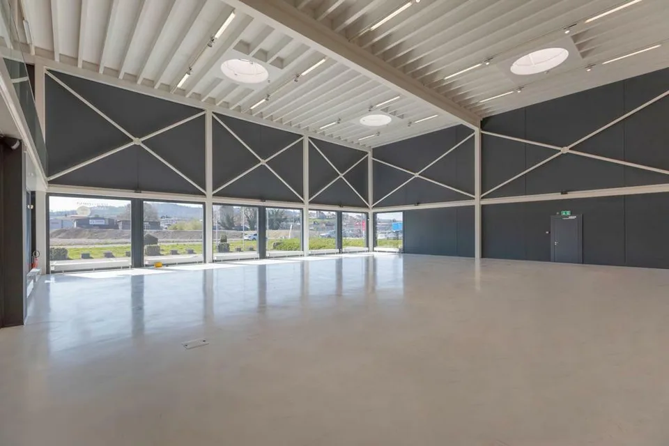 Avenches, for sale, commercial space and storage of 964.5 m2