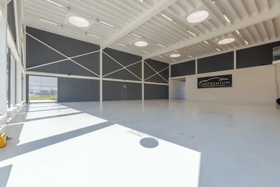 Avenches, for sale, commercial space and storage of 964.5 m2