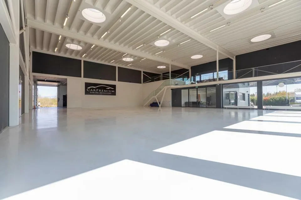 Avenches, for sale, commercial space and storage of 964.5 m2