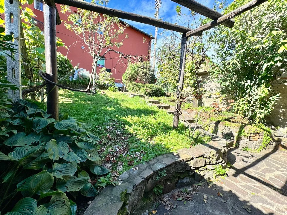 Rustico con giardino in zona strategica