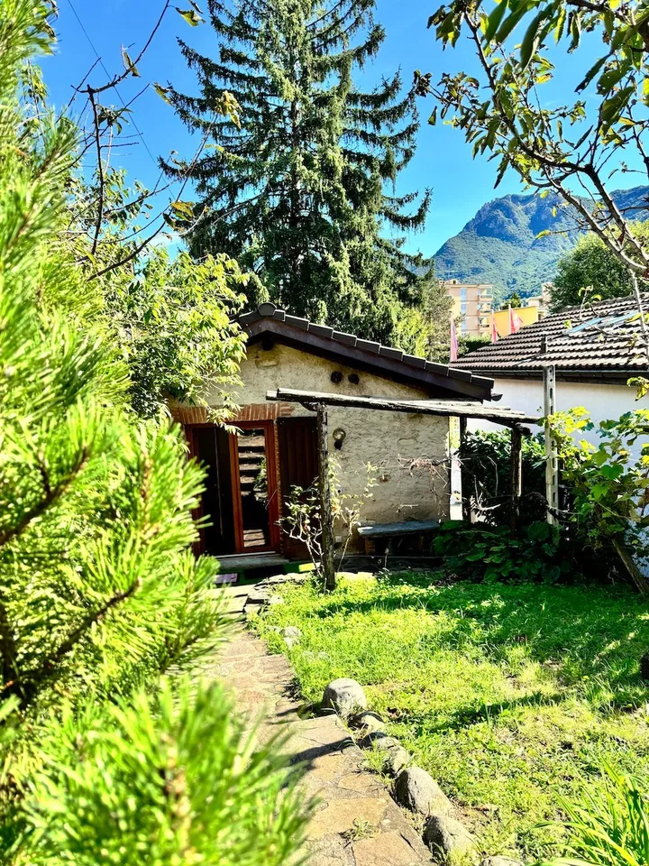 Rustico con giardino in zona strategica