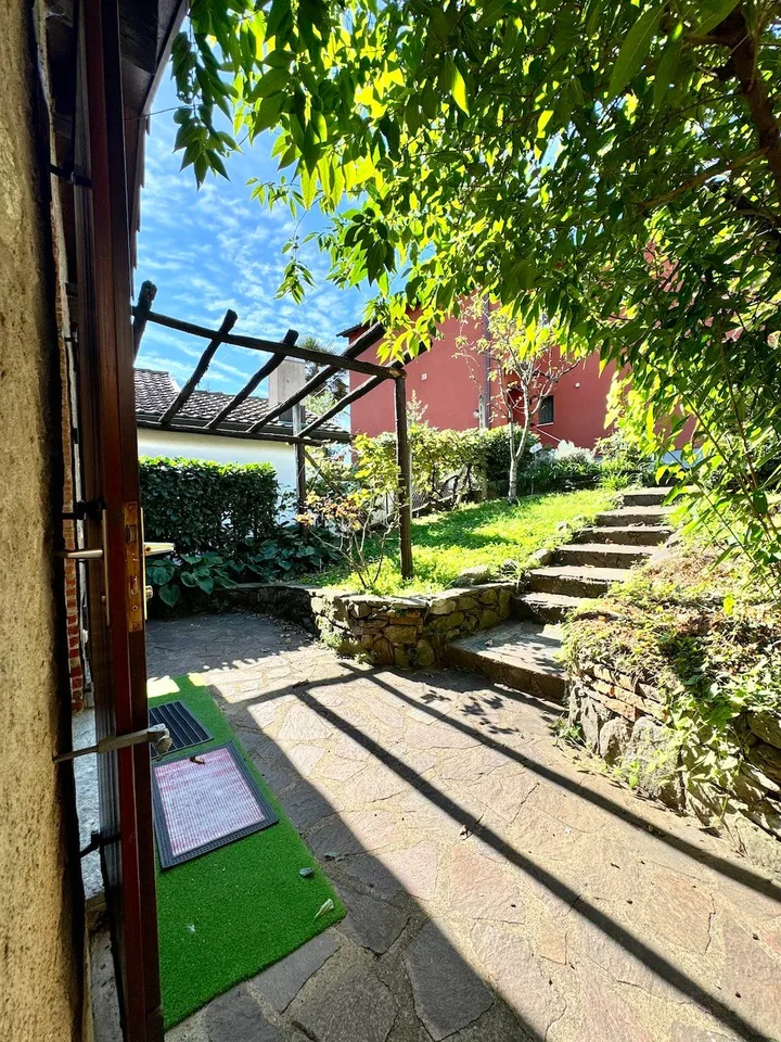 Rustico con giardino in zona strategica