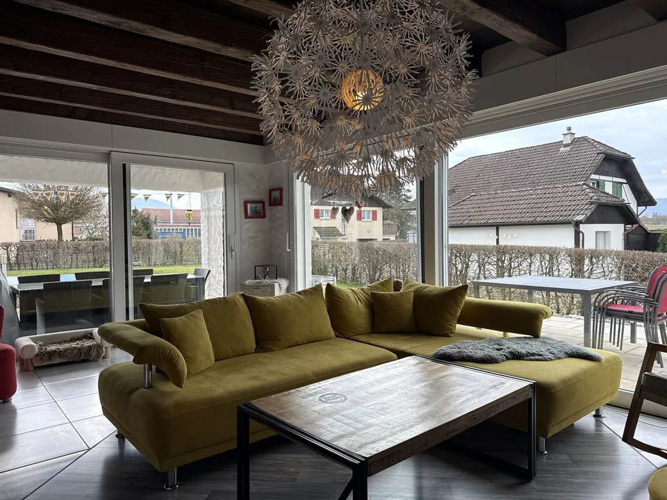 Schönes Einzelhaus mit Garten und Pool