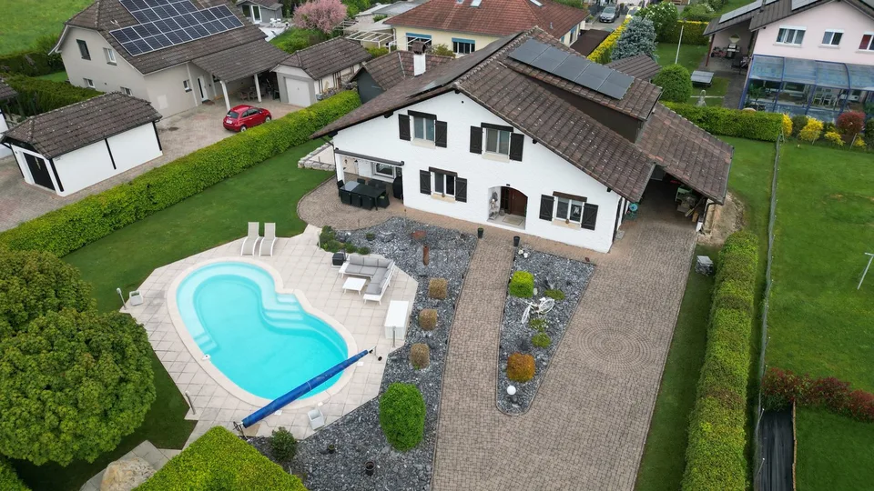 Belle maison individuelle avec jardin et piscine