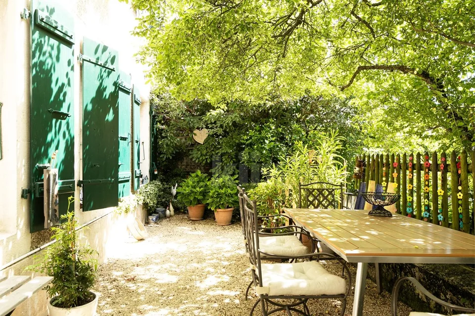 Schönes Haus mit Garten und Potenzial für Umbau – Foto 12 von 13