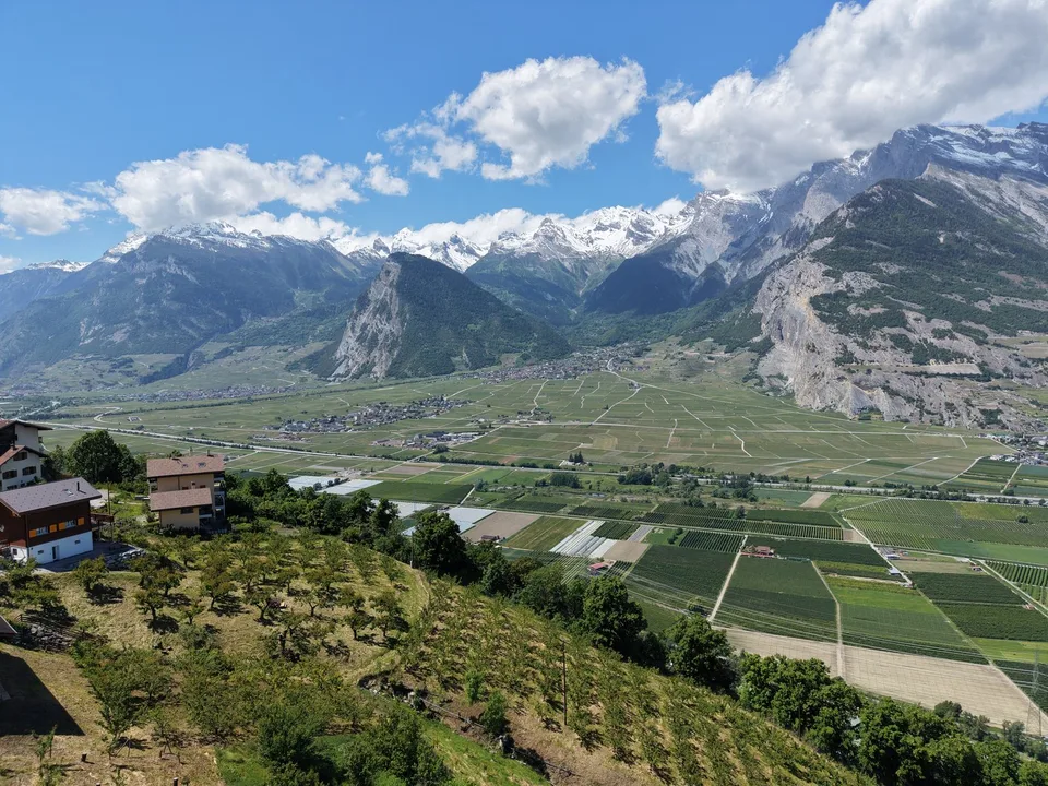 Terrain à bâtir avec vue panoramique exceptionnelle à Nendaz