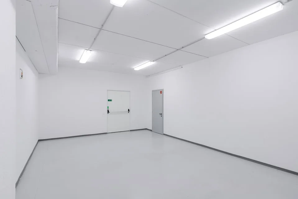 BIOGGIO - SPACIOUS OFFICE FOR RENT IN STRATEGIC LOCATION (ref. 013) – photo 9 of 18