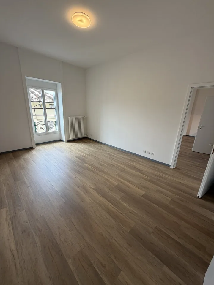 Charmant 2.5 pièces rénové au 4ème étage