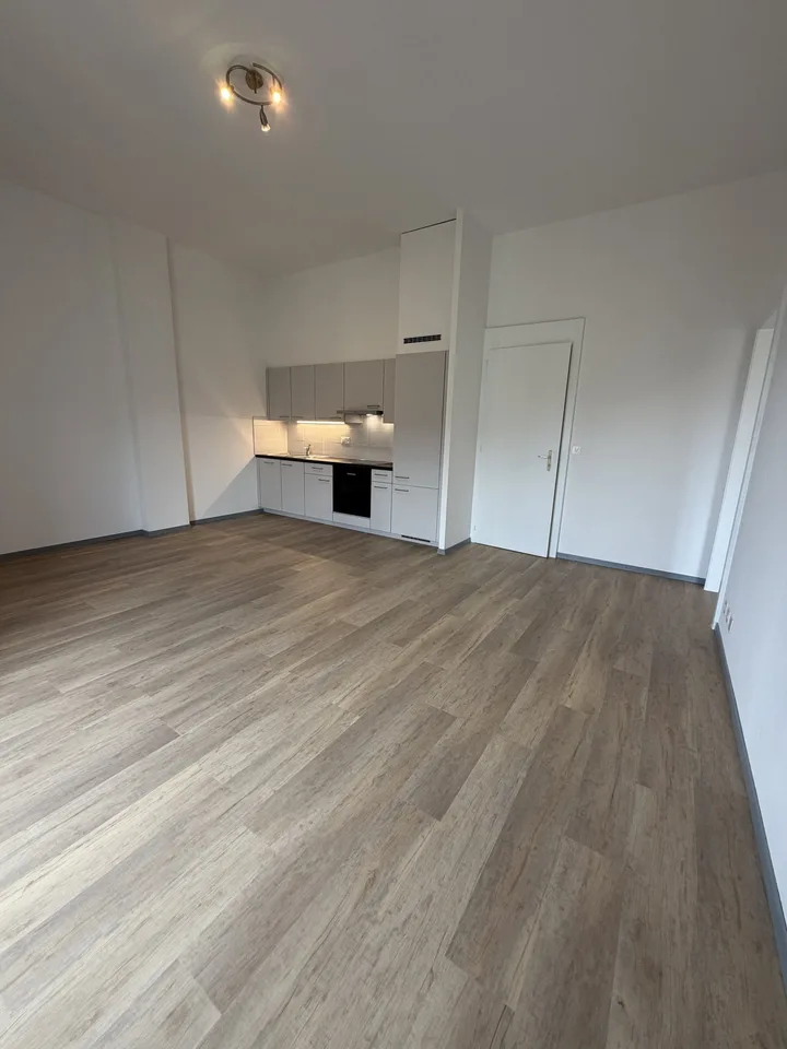 Charmantes 2,5 Zimmer-Wohnung im 4. Stock renoviert