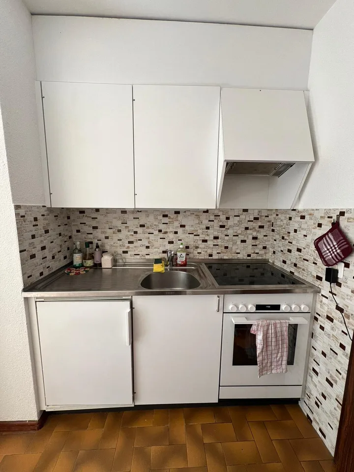 STUDIO EN ATTIQUE A COTE DE LA GARE AVEC PLACE DE PARC