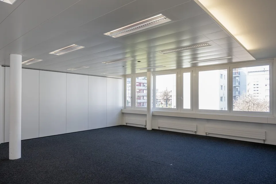 Espace pour de nouvelles idées : Locaux de bureau attractifs à louer à Rotkreuz.
