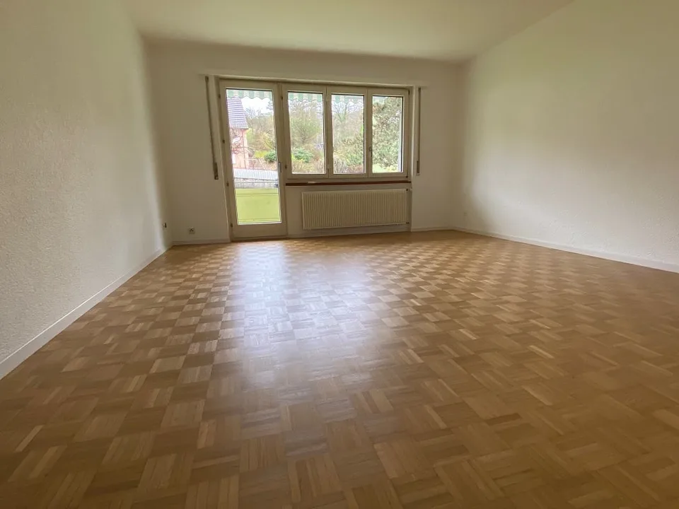Wohnung mit 4.5 Zimmern komplett renoviert in einer grünen Umgebung ohne direkte Nachbarschaft – Foto 17 von 17