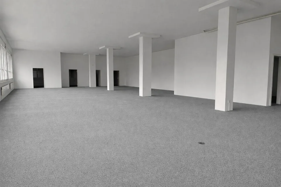 Spazio ufficio/commerciale attraente e flessibile (circa 435 m²) divisibile