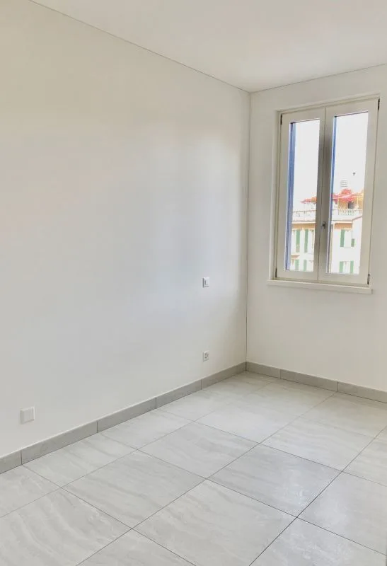 Elegantes 3.5-Zimmer-Wohnung in Collina D'Oro