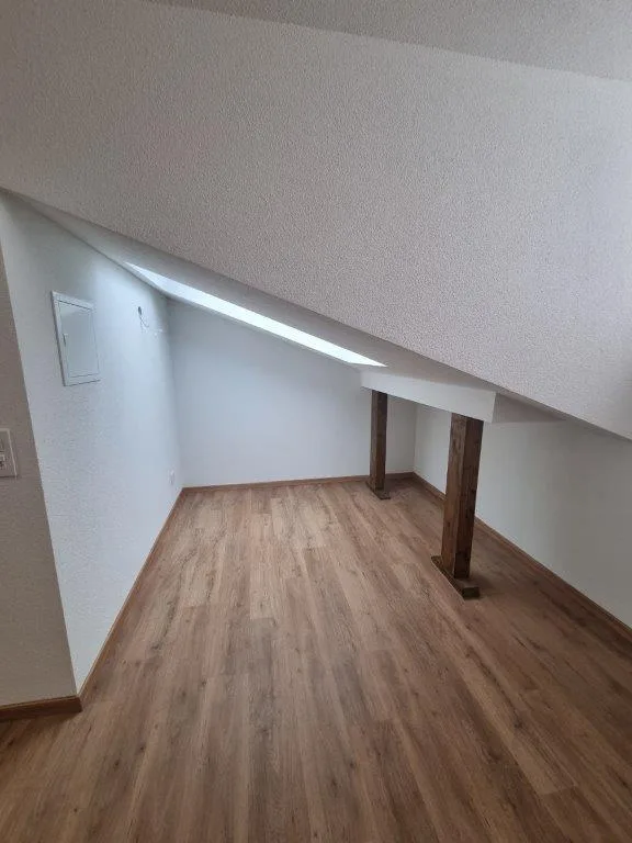 Charmantes Dachwohnung mit 1 Zimmer in Bévilard