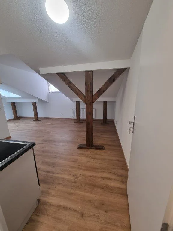 Charmantes Dachwohnung mit 1 Zimmer in Bévilard