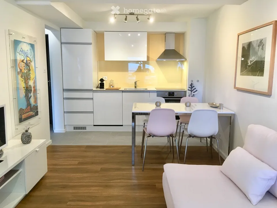 Gemütliche 2 Z. Wohnung möbliert - Cozy furnished 2 room apartment