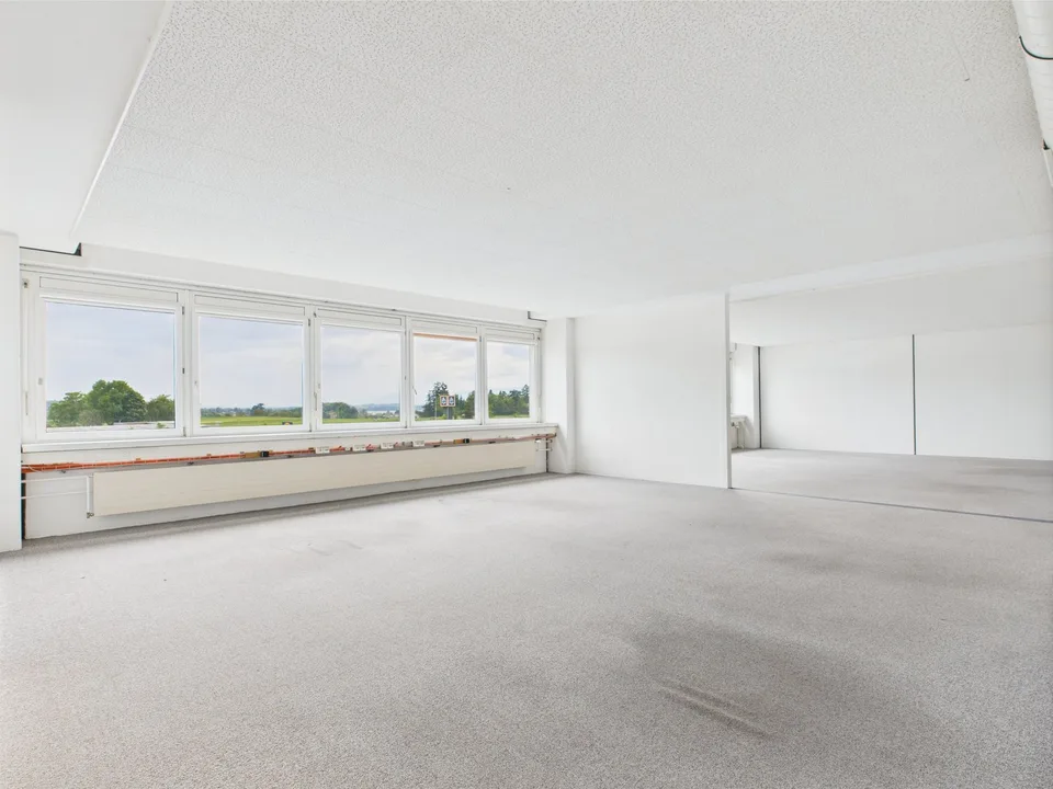 310m2 modern commercial space on the 2nd floor in Murten – photo 10 of 19
