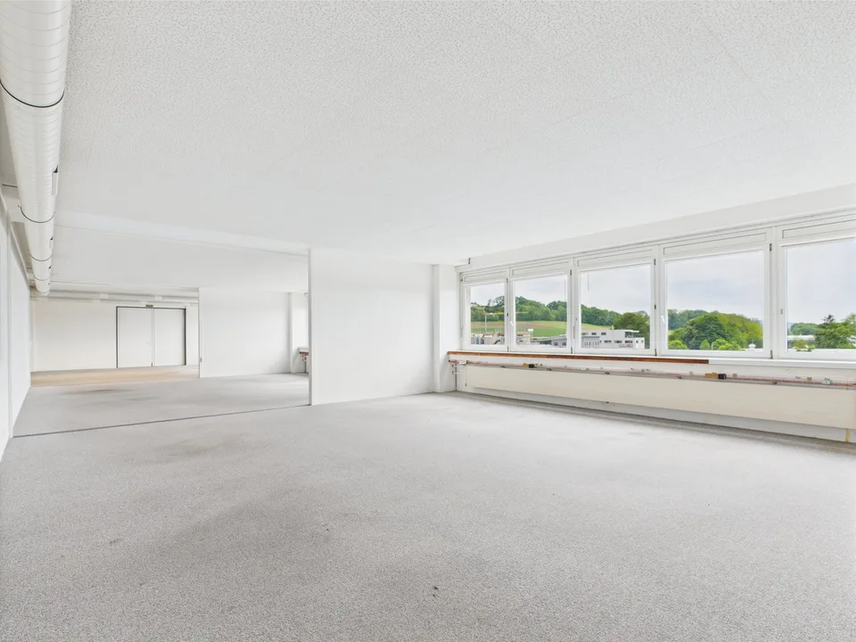 310m2 modern commercial space on the 2nd floor in Murten – photo 13 of 19