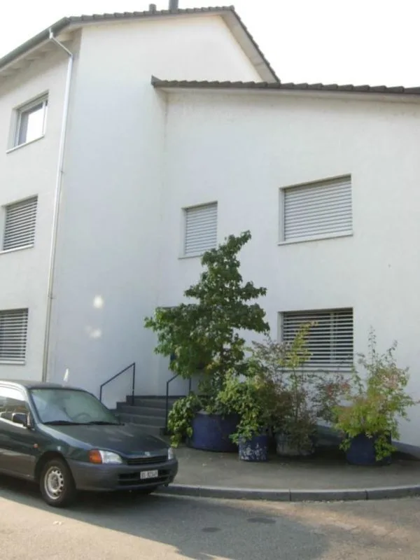 sehr geräumiges Atelier in der Nähe des Dorfzentrums