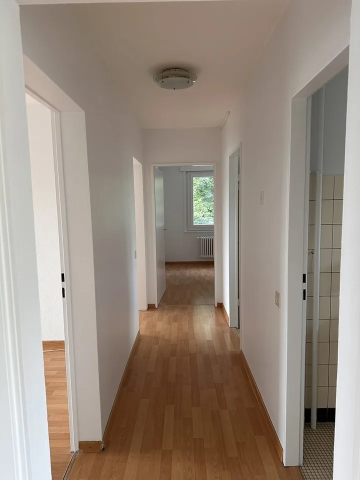 WOHNUNG MIT BALKON IN RUHIGER GEGENDE