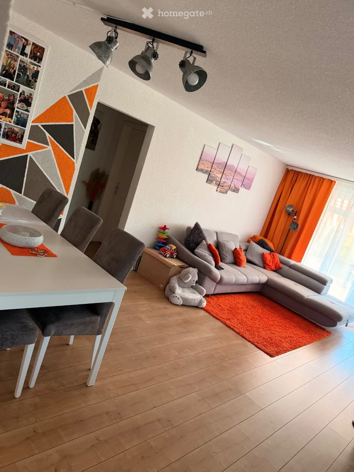 Sonnige und Ruhige 4,5 Zimmer Wohnung