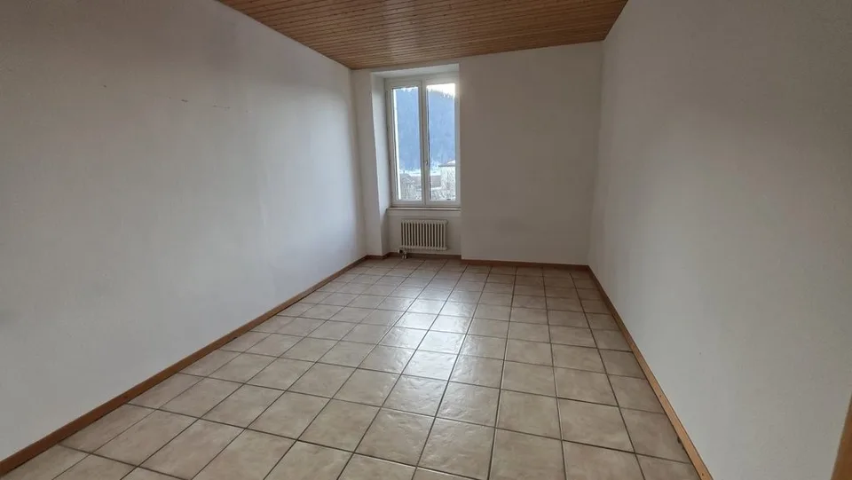 SCHÖNES WOHNUNG ZUM MIETEN MIT BALKON
