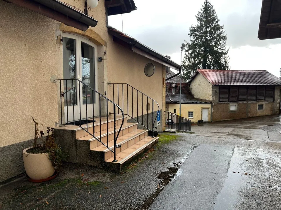 Büro/Atelier/Lokal von 96m² im Schloss Vaumarcus